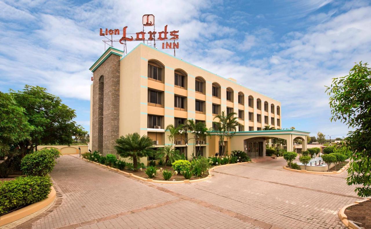 Lion Lords Inn Rajula Bagian luar foto
